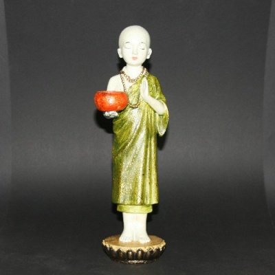 Boeddha monnik staand, polystone, kleur 30cm (244)